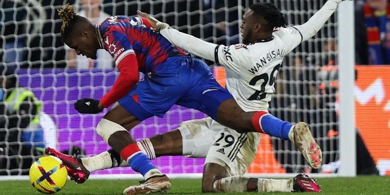 Mẹo Soi Kèo Góc Cực Hay Cho Người Mới Từ Cao Thủ FM88 4 Cầu thủ hay phá bóng khiến trận đấu nhiều phạt góc hơn